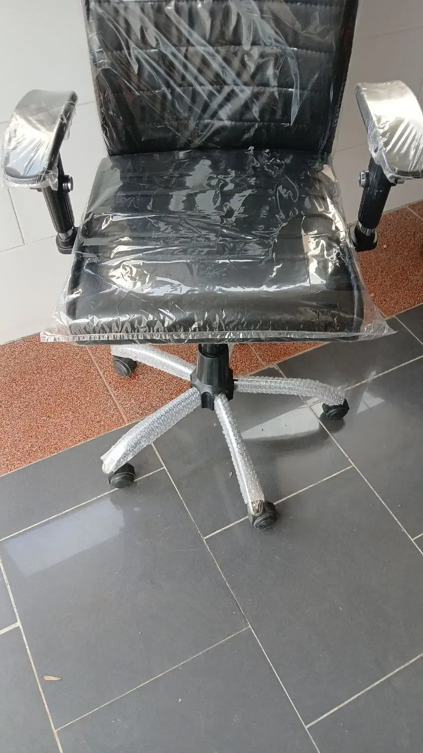 کنفرانسی مدیر کارمند تجهیز دفتر|دفتر کار|نسیم‌شهر, |دیوار