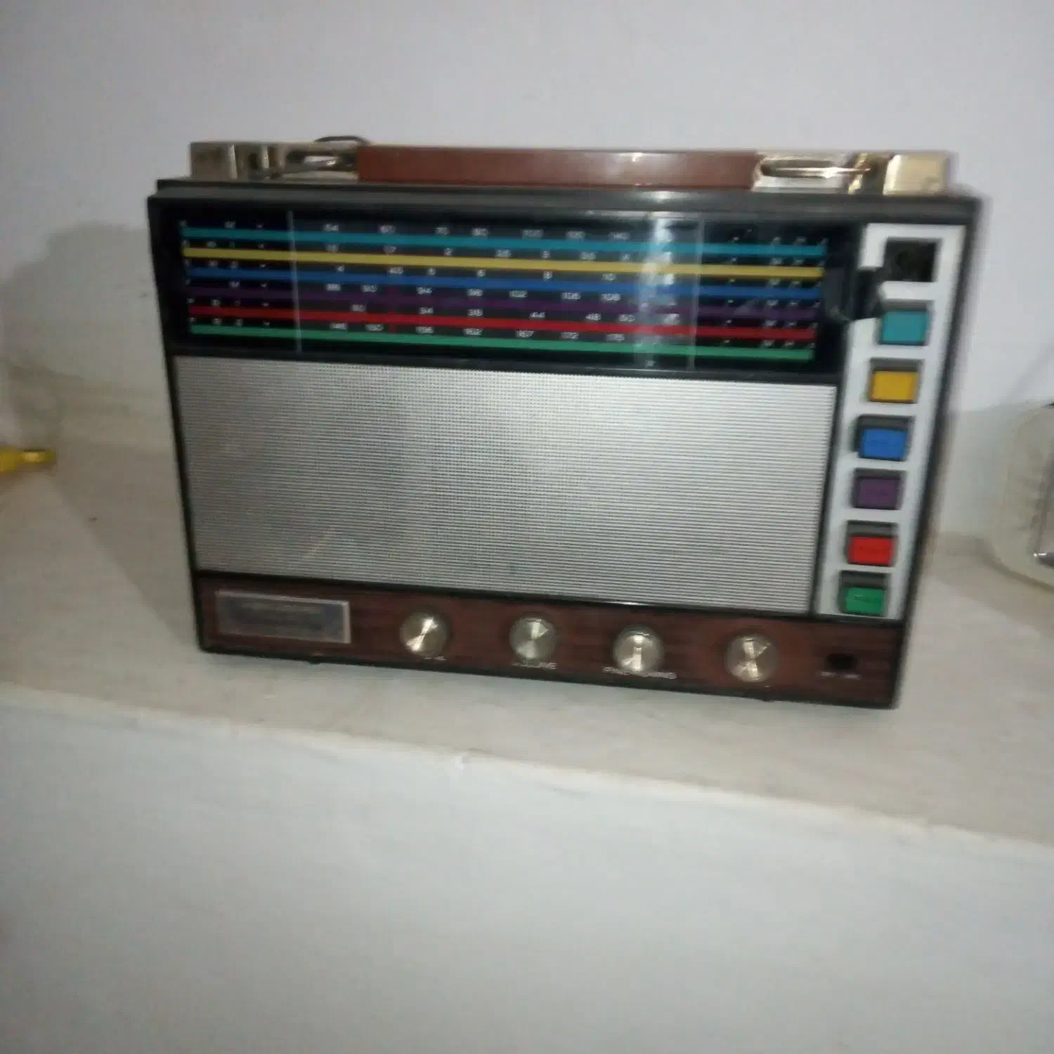 رادیو قدیمی کلکسیونی عتیقه|کلکسیون اشیاء عتیقه|سنقر, |دیوار