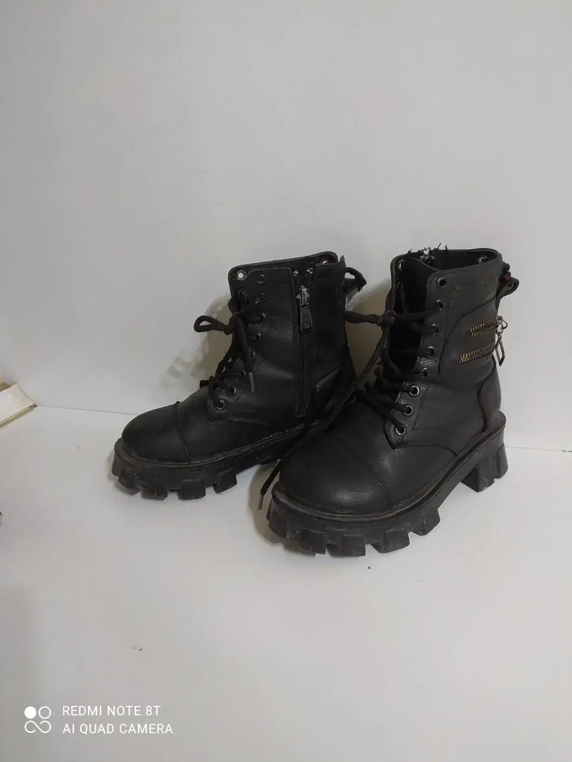 چکمه بچگانه|کفش و لباس بچه|نیشابور, هفده شهریور|دیوار