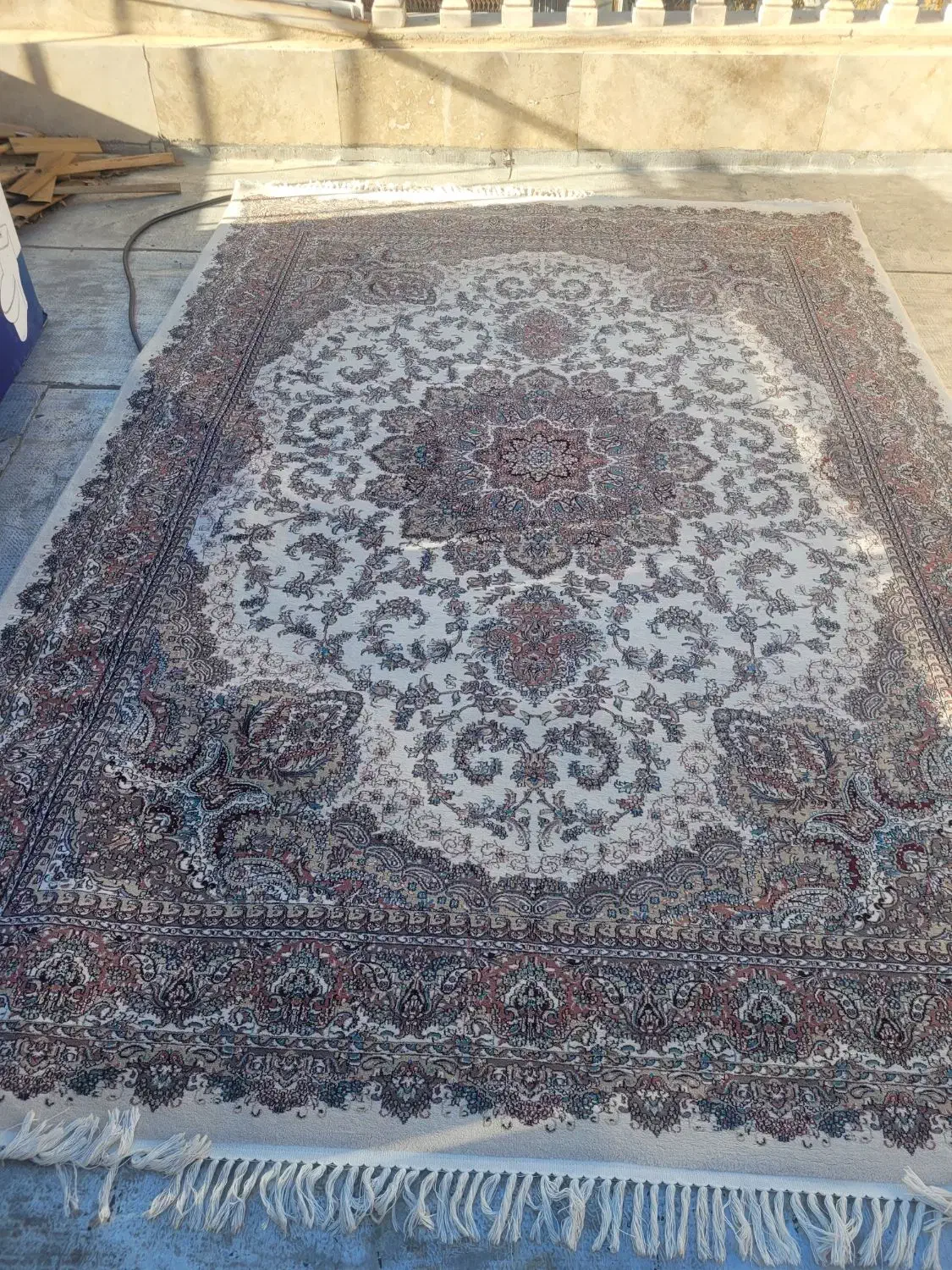 فرش ی ۹ متری ۷۰۰شانه.   ی ۶متری ۱۲۰۰شانه|فرش|خمین, |دیوار