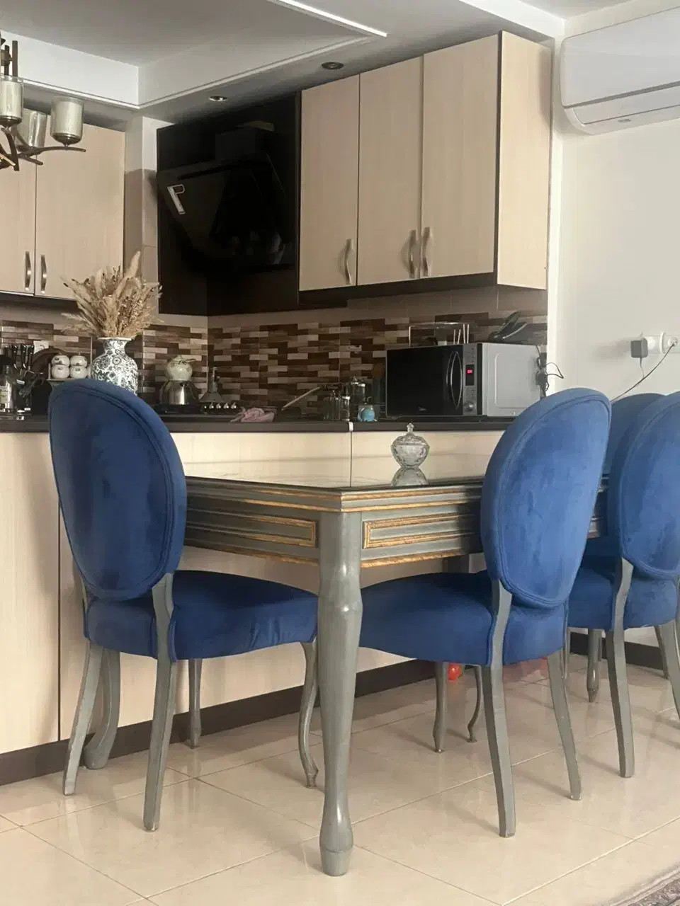 میزناهار خوری ۶نفره کاملا چوب کار شده سالم و نو|میز و صندلی غذاخوری|رودهن, |دیوار