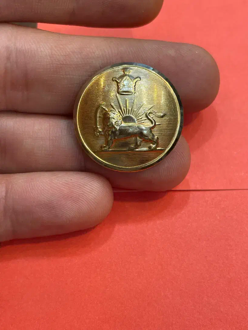 دکمه ی قدیمی|کلکسیون اشیاء عتیقه|کازرون, |دیوار