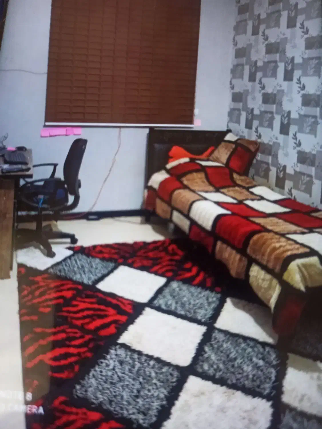 فروش فرش فانتزی و تخت درحد نو|فرش|بندرعباس, |دیوار