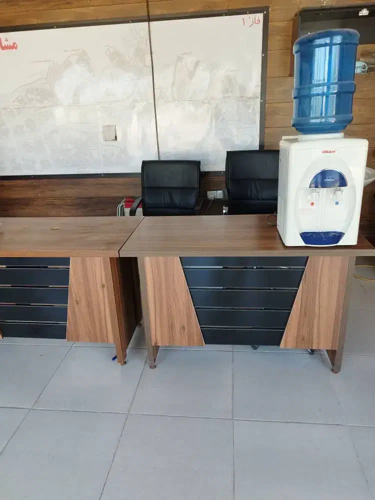 میز منشی درحد نو|مبلمان اداری|صدرا-فارس, فاز ۱|دیوار