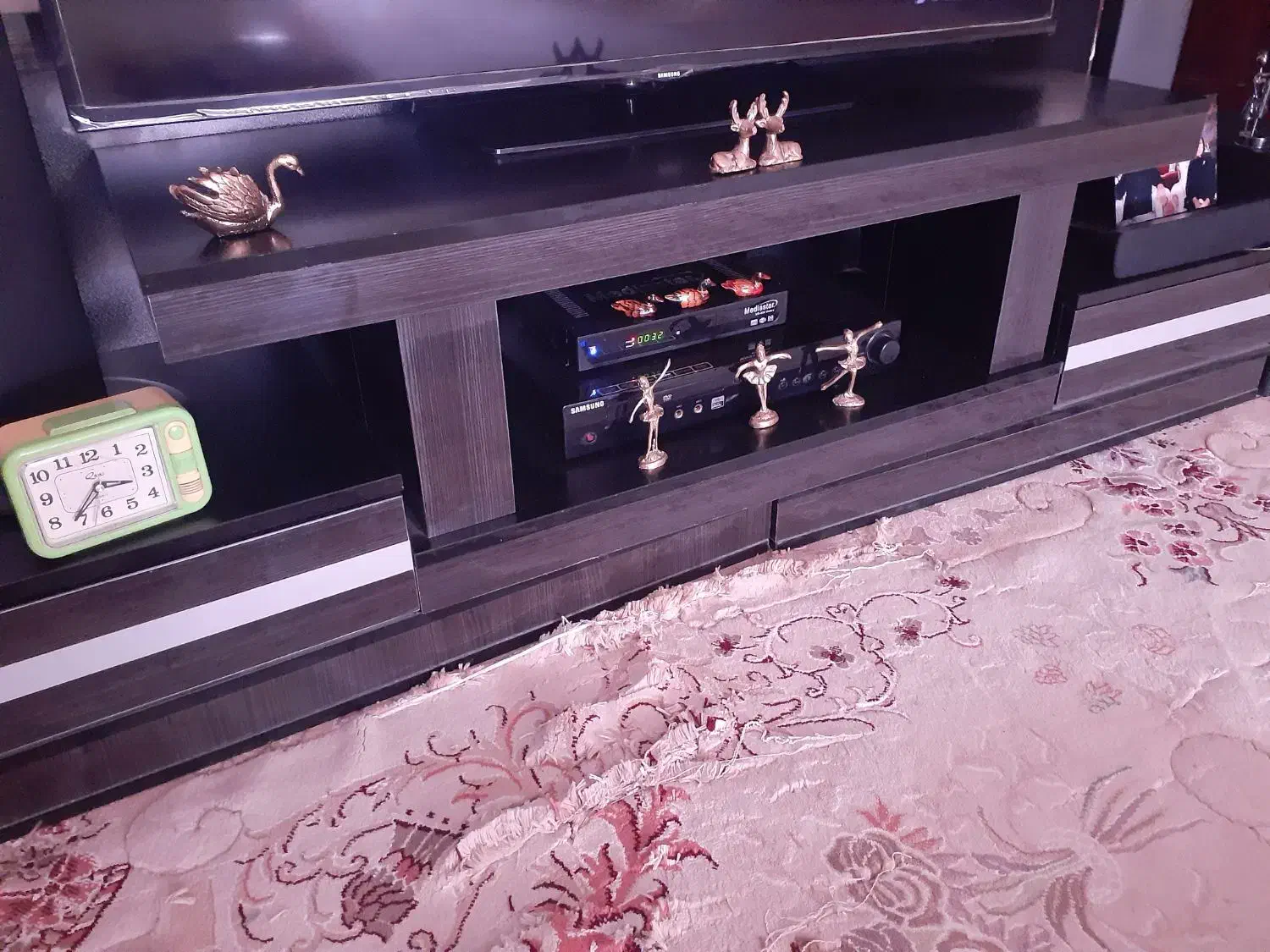 میز تلوزیون در حد نوو جا کفشی|میز تلویزیون|اراک, |دیوار