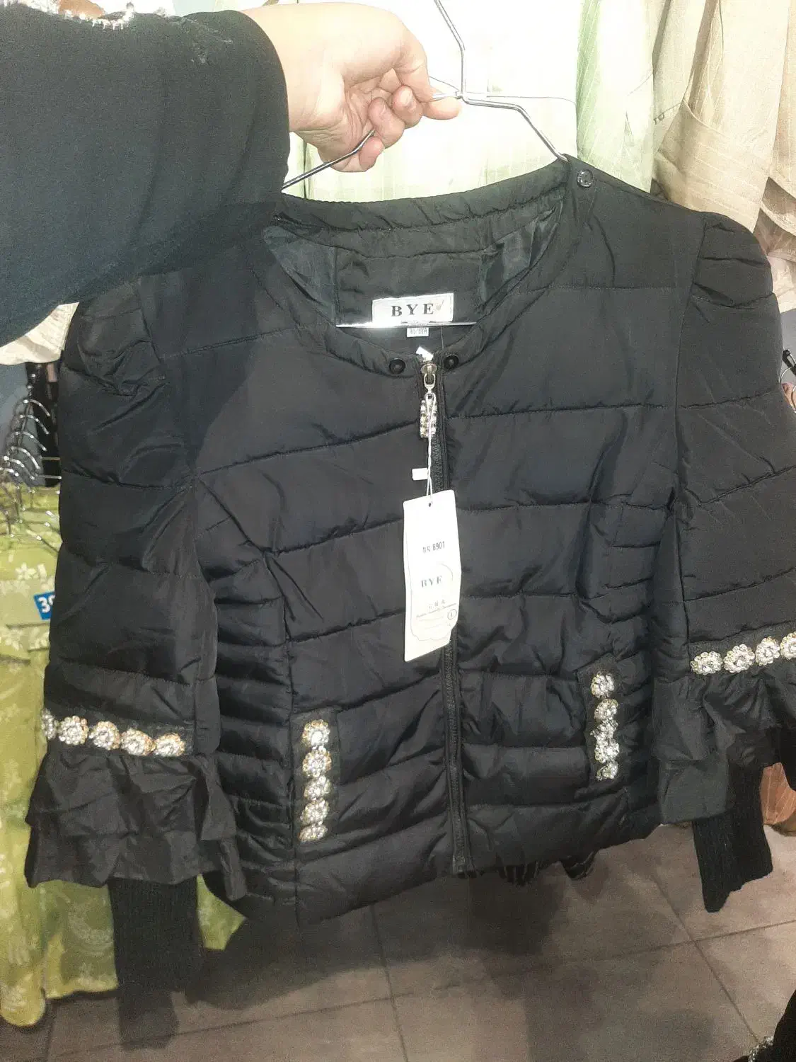 فروش فوری  تعدادی کاپشن|لباس|یاسوج, |دیوار