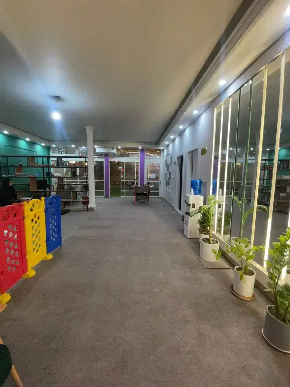 اجاره ی ساعتی محل کار|اجارهٔ کوتاه‌مدت دفتر کار و فضای آموزشی|قم, سالاریه|دیوار