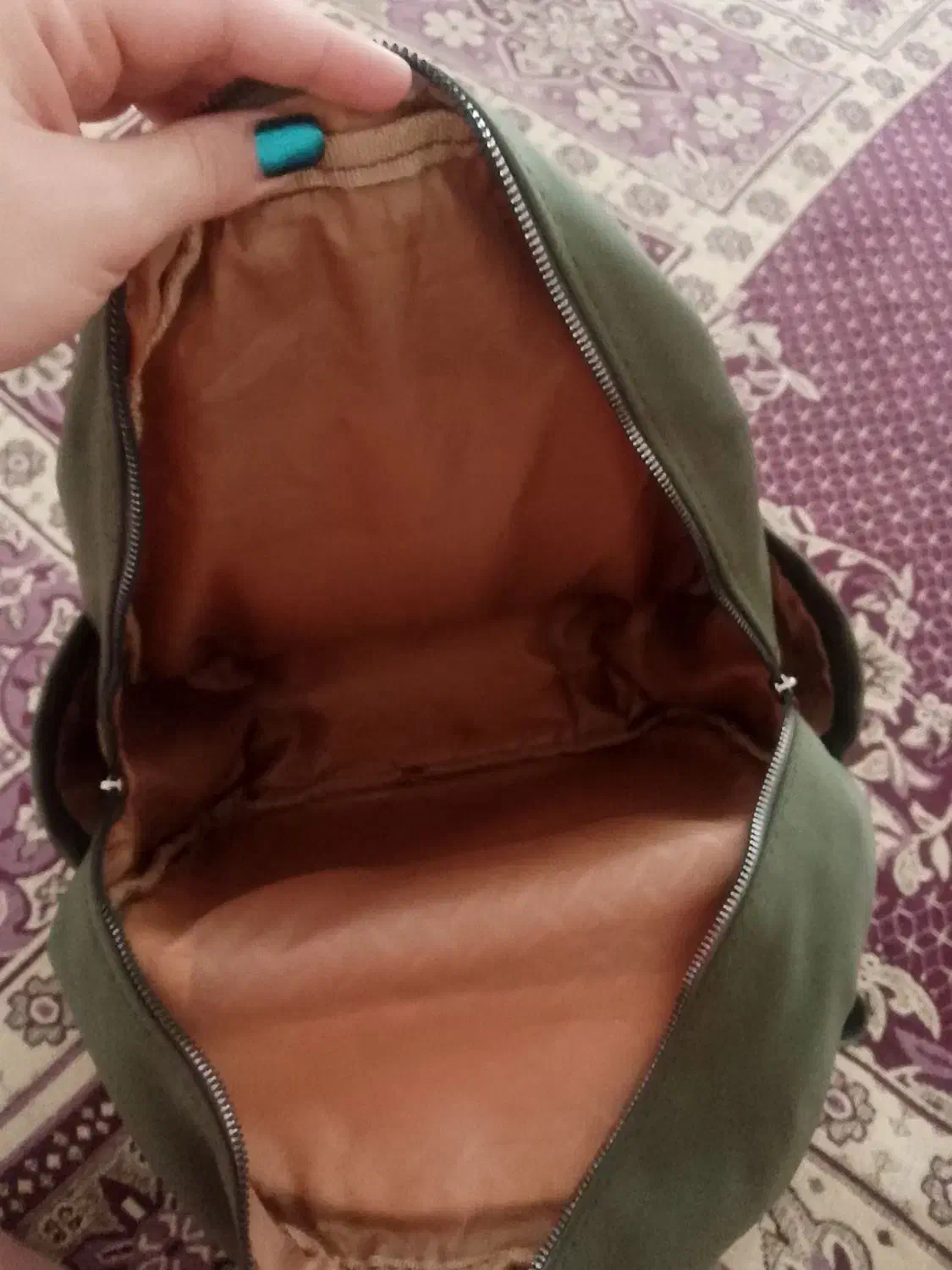 کیف کولە پشتی|کیف، کفش، کمربند|مهاباد (آذربایجان غربی), |دیوار