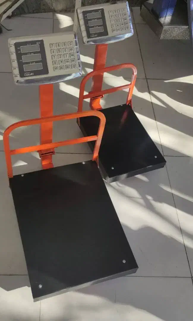 باسکول ۲۰۰و۳۰۰تاشو قیمت همکاری|فروشگاه و مغازه|مهریز, |دیوار