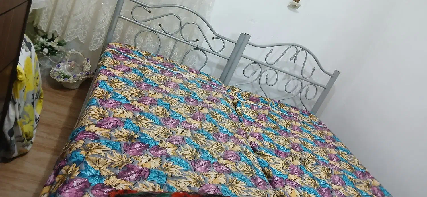 ۲عدد تخت فرفرژه بدون تشک|تخت و سرویس خواب|رشت, خرسندی|دیوار