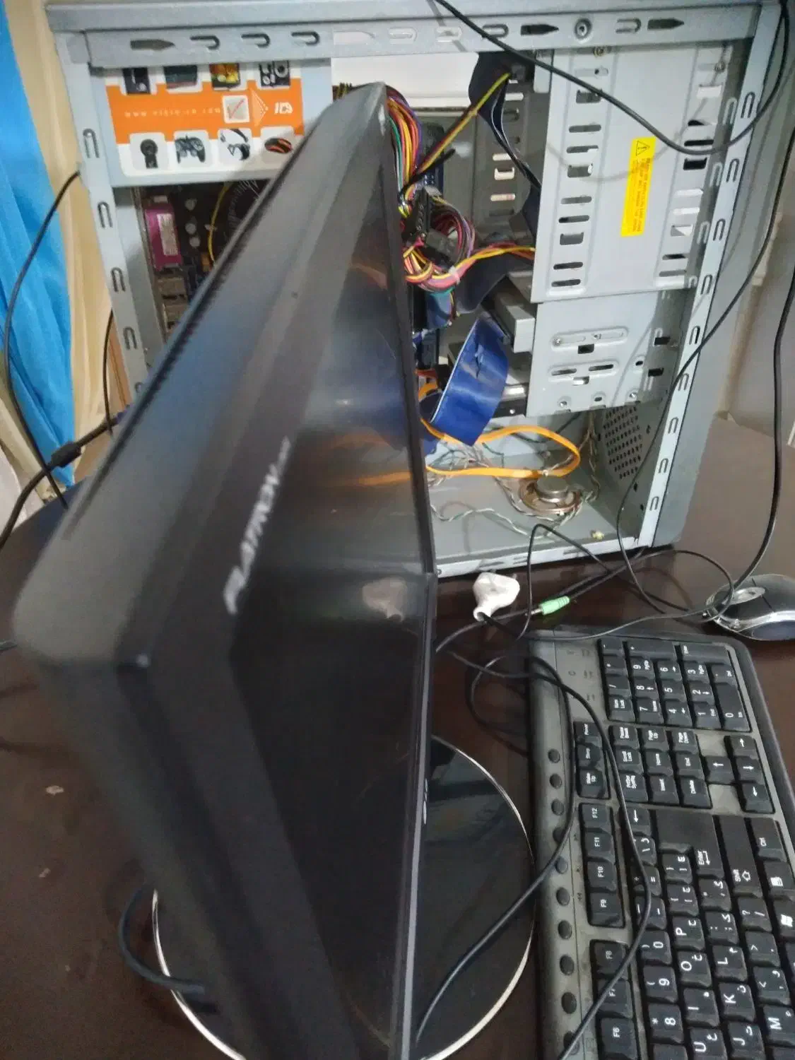 کامپیوتر خانگی|رایانه رومیزی|یاسوج, |دیوار