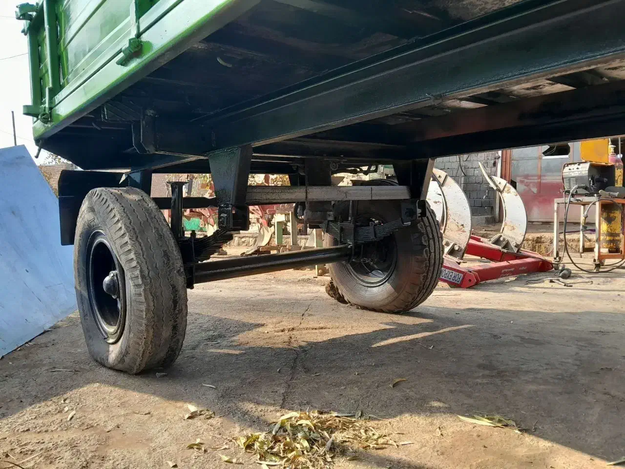 تریلی چهار چرخ وجفت جک|قایق و سایر وسایل نقلیه|نقده, |دیوار