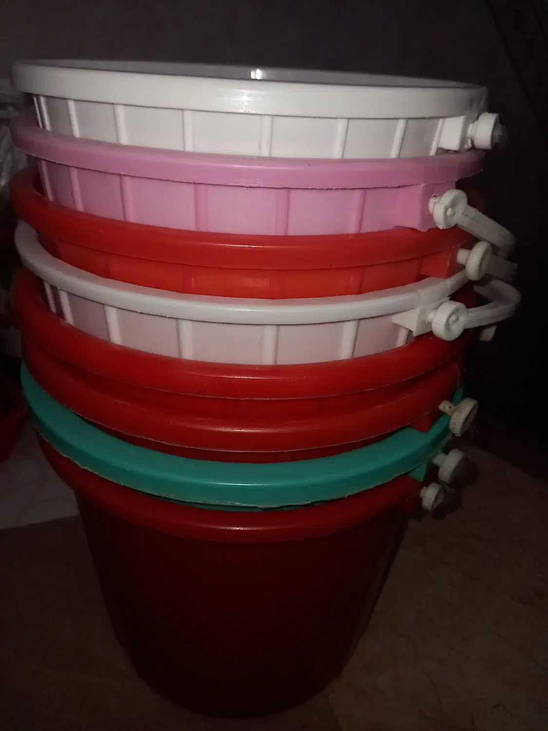 سطل|ظروف نگهدارنده، پلاستیکی، یک‌بارمصرف|زنجان, |دیوار