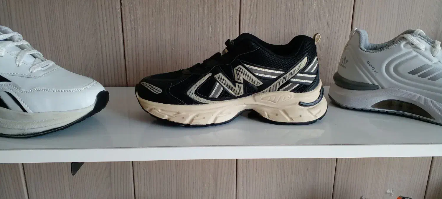 کتونی مشکی|کیف، کفش، کمربند|داراب, |دیوار