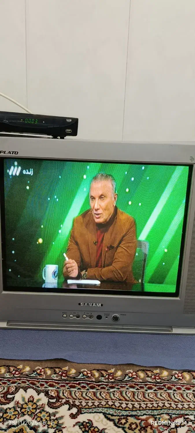 تلویزیون صفحه تخت صنام و دیجیتال مارشال|تلویزیون و پروژکتور|قم, شهرک قدس|دیوار