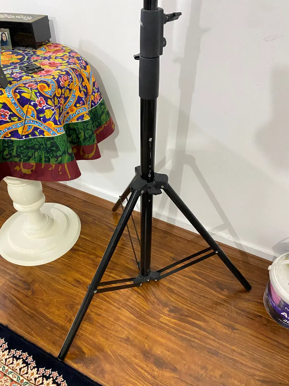 رینگ لایت به همراه سه پایه|دوربین عکاسی و فیلم‌برداری|اهواز, کوی ملی راه|دیوار