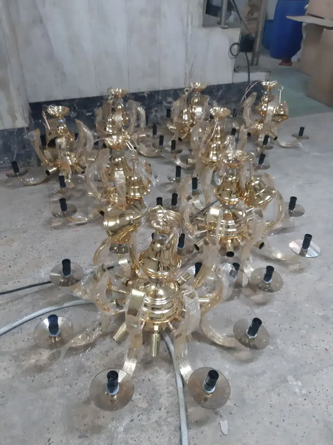 نصب لوستر تعمیر آبکاری جوشکاری|خدمات پیشه و مهارت|تبریز, |دیوار