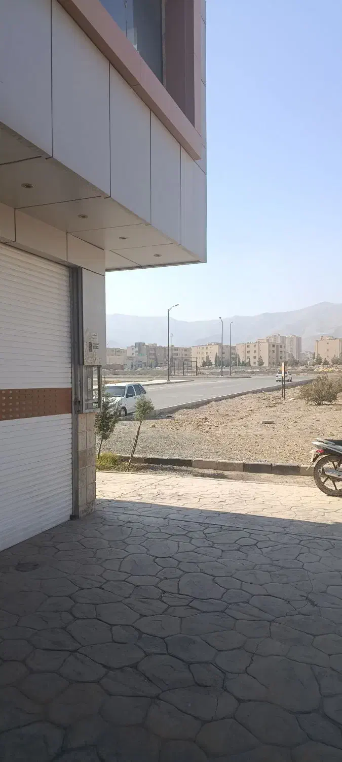 مغازه دو بر ب۴ پاخوردار|اجارهٔ مغازه و غرفه|فولادشهر, B4|دیوار