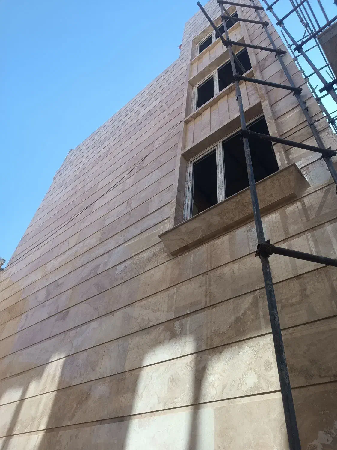 اجرای سنگکاری نما و کاشی و سرامیک|خدمات پیشه و مهارت|هرسین, |دیوار