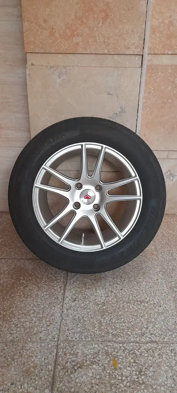 چهار حلقه لاستیک یوکوهاما ژاپنی و رینگ کربن|قطعات یدکی و لوازم جانبی|قم, سعادتی|دیوار