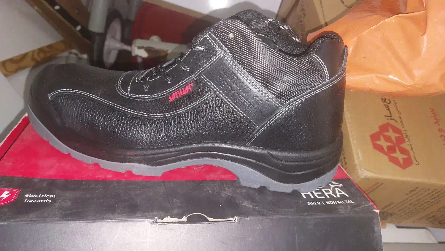 کفش ایمنی عایق برق 380v|ابزارآلات|شهریار, شهرک شاهد|دیوار