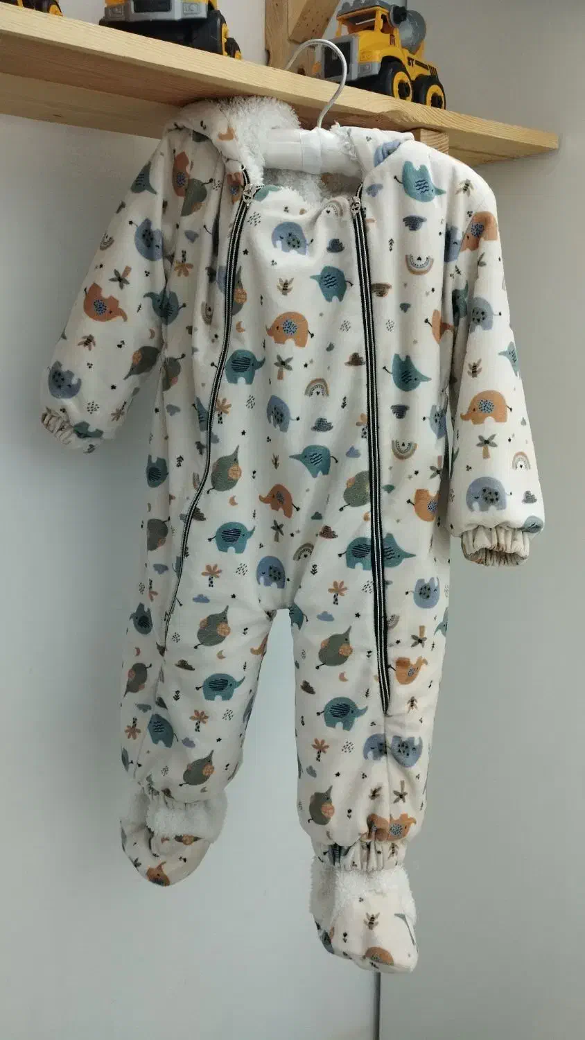 کاپشن سرهمی اسپرت در حد نو|کفش و لباس بچه|قدس, شهرقدس|دیوار