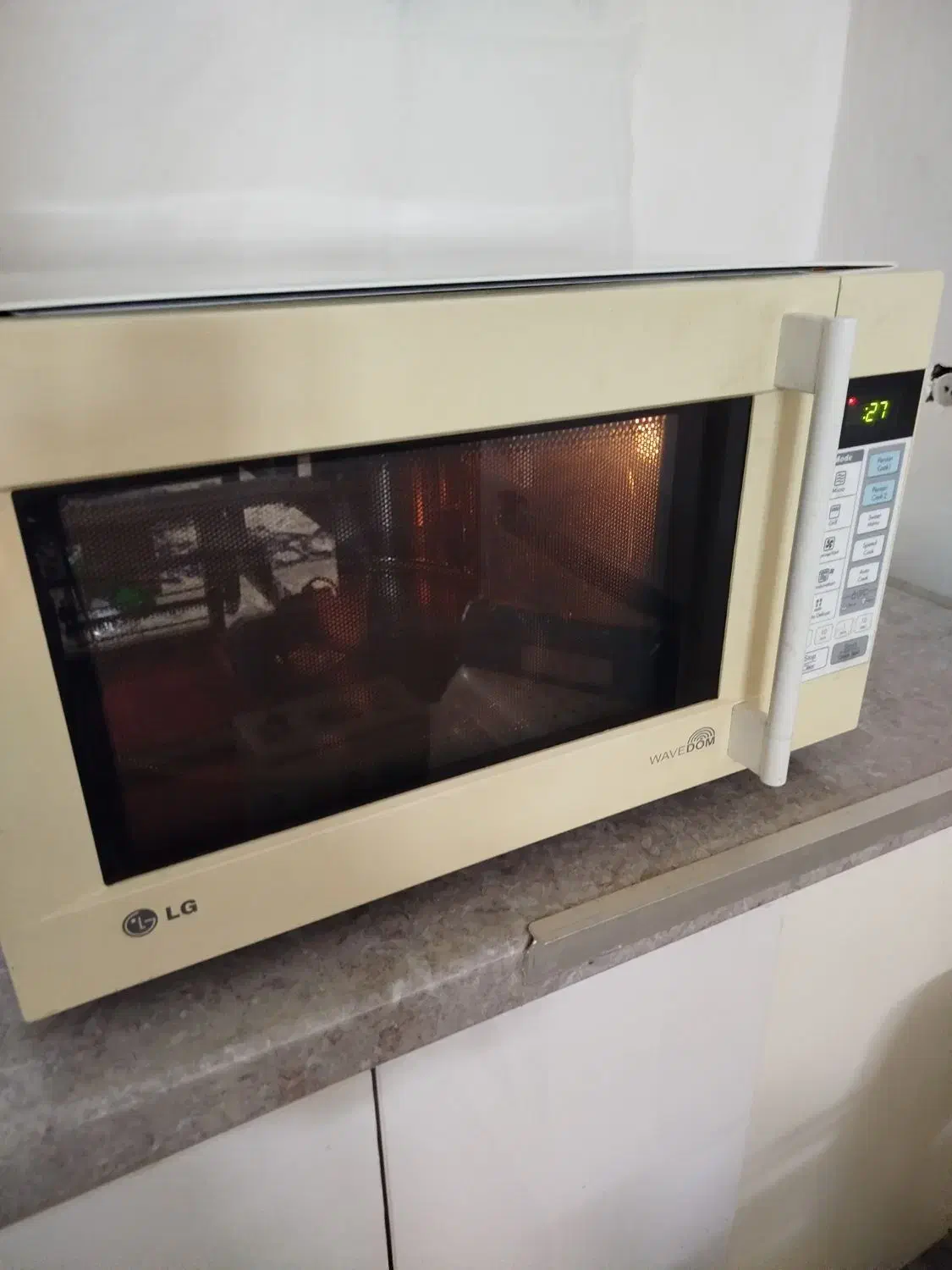 ماکروویو ال جی سی لیتری|اجاق گاز و لوازم برقی پختوپز|تهران, نازیآباد|دیوار