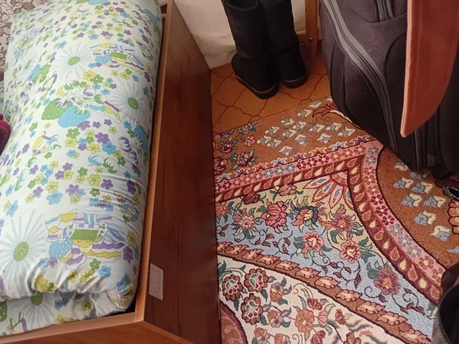 تخت درحدنو یک نفره|تخت و سرویس خواب|مشهد, ولیعصر (شهرک غرب)|دیوار