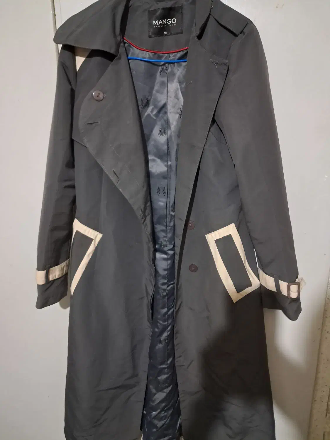 چندتا لباس نو|لباس|همدان, |دیوار