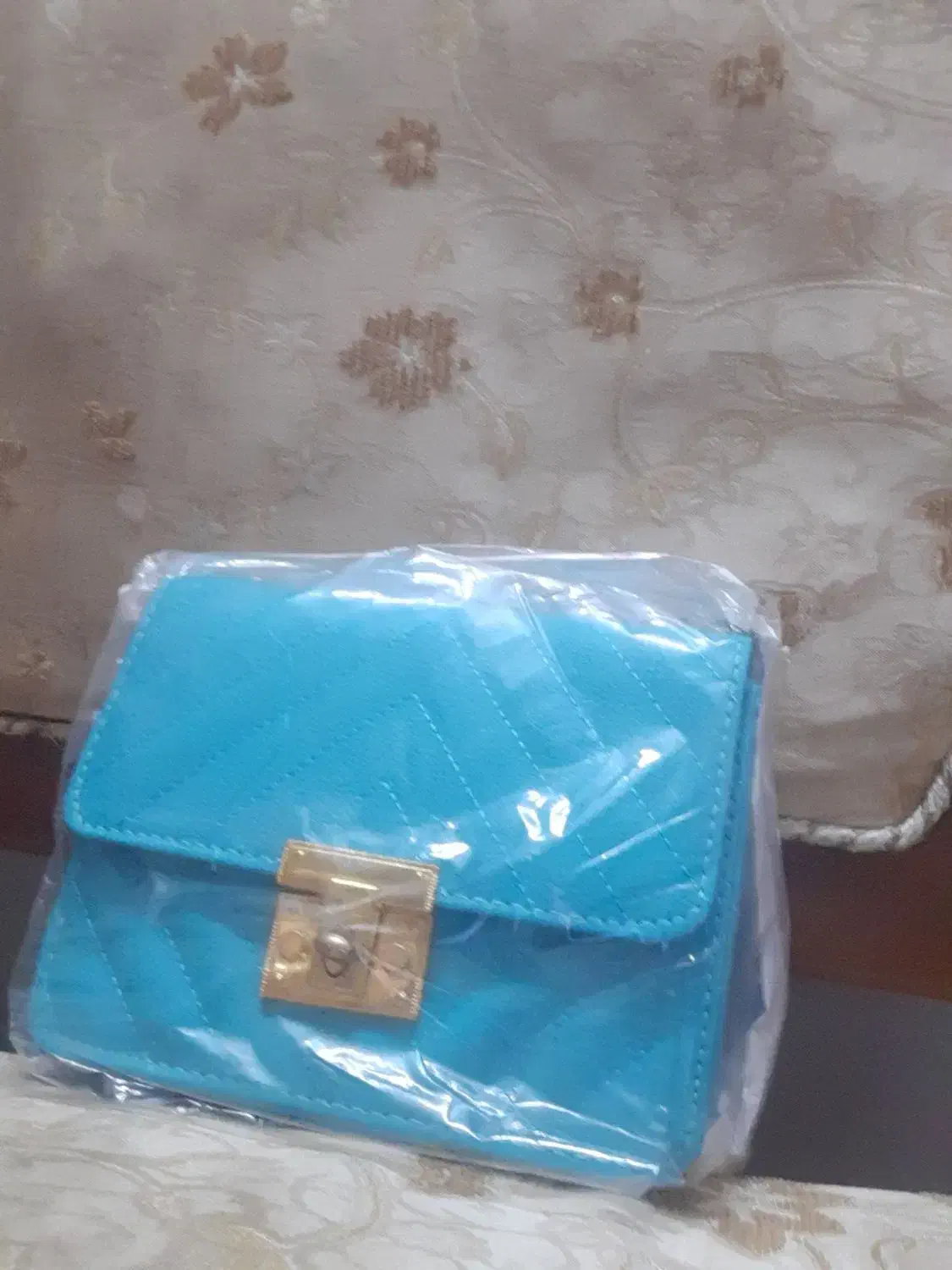 تعدادی کیف زنانه|کیف، کفش، کمربند|لنگرود, |دیوار