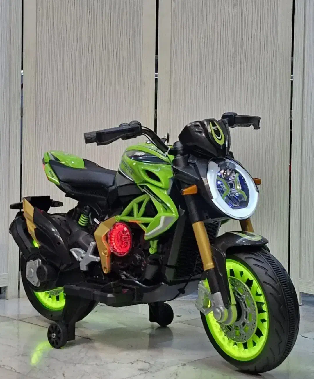 موتور/ماشین شارژی کمک دار از دم چک بدون پول پیش|اسباب و اثاث بچه|نجف‌آباد, باغ ملی|دیوار