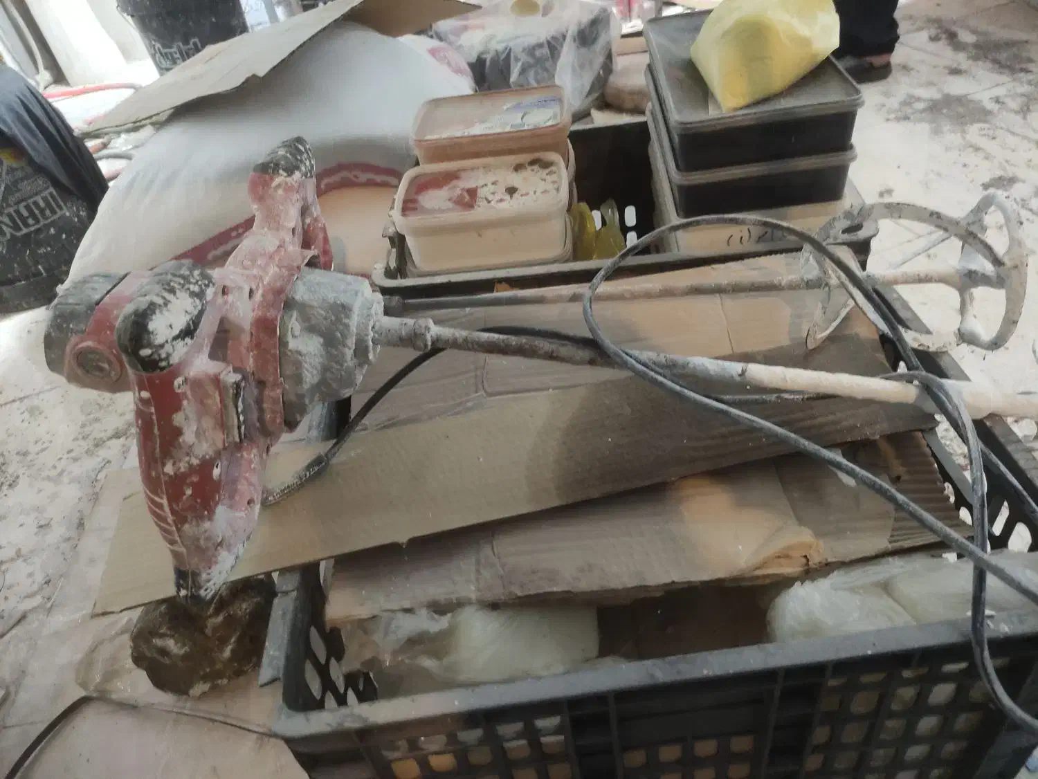 همزن برقی کرون ۱۱۰۰ وات|ماشین‌آلات صنعتی|رشت, شهرک پردیسان|دیوار