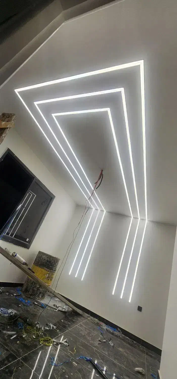 رفع اتصالی ، برقکاری ، نصب لوستر ، سیم کشی|خدمات پیشه و مهارت|اراک, |دیوار