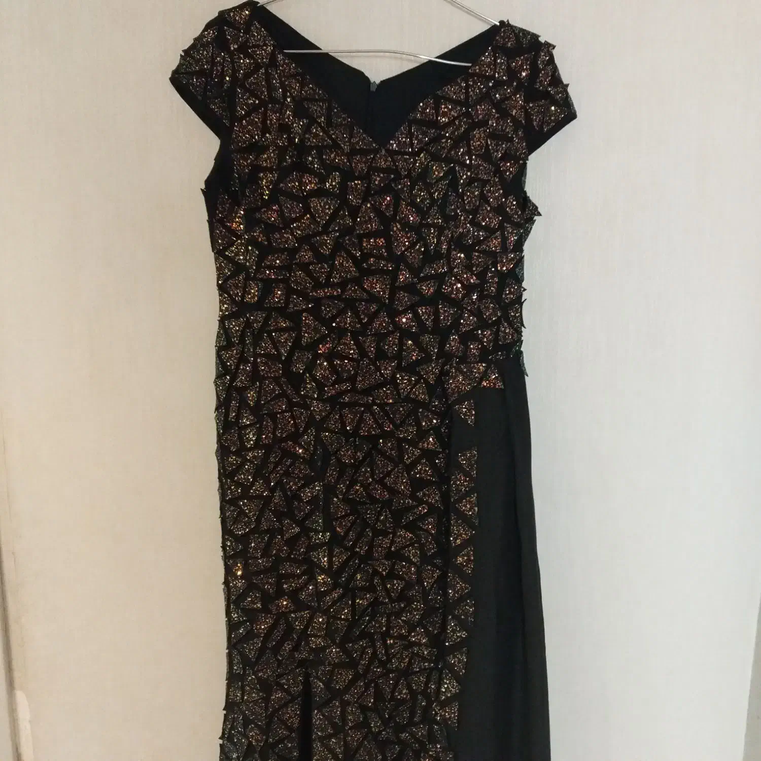 لباس شب|لباس|تربت‌حیدریه, شهید بهشتی|دیوار