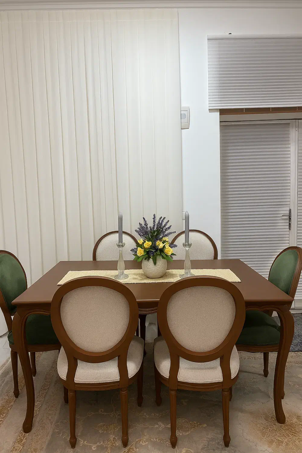 مبلمان کلاسیک 8 نفره|مبلمان خانگی و میز عسلی|بدره, |دیوار