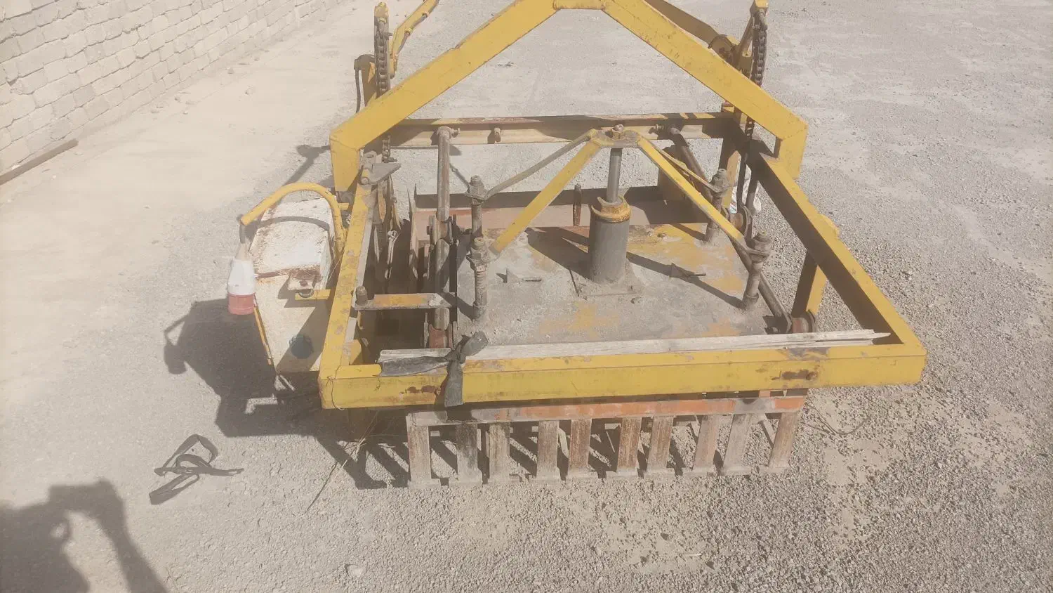 فروش دستگاه بلوک زنی|ماشین‌آلات صنعتی|داراب, |دیوار