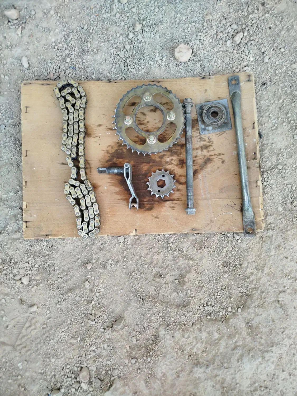 فروش خورشیدی و زنجیر موتور و ...|قطعات یدکی و لوازم جانبی|شیراز, سعدیه جنوبی|دیوار