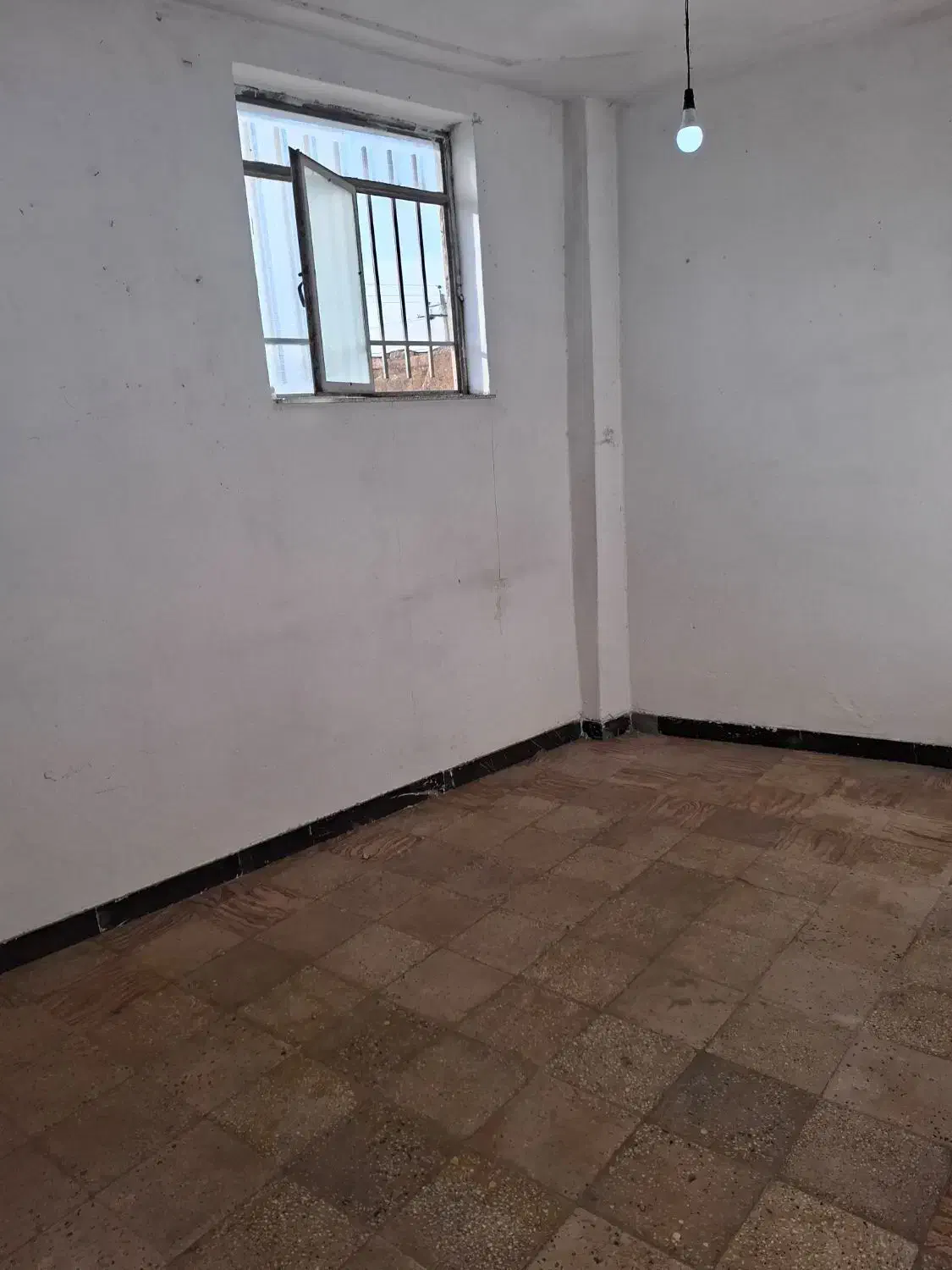 منزل مسکونی درب حیاط رهن|اجارهٔ خانه و ویلا|شیراز, کوشک میدان|دیوار