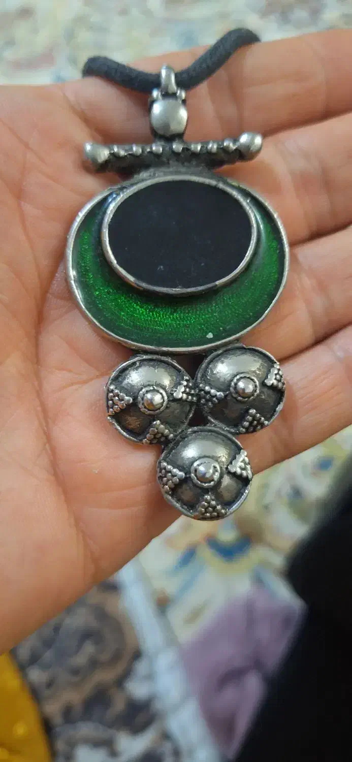 گردنبند قدیمی|کلکسیون اشیاء عتیقه|بهبهان, |دیوار