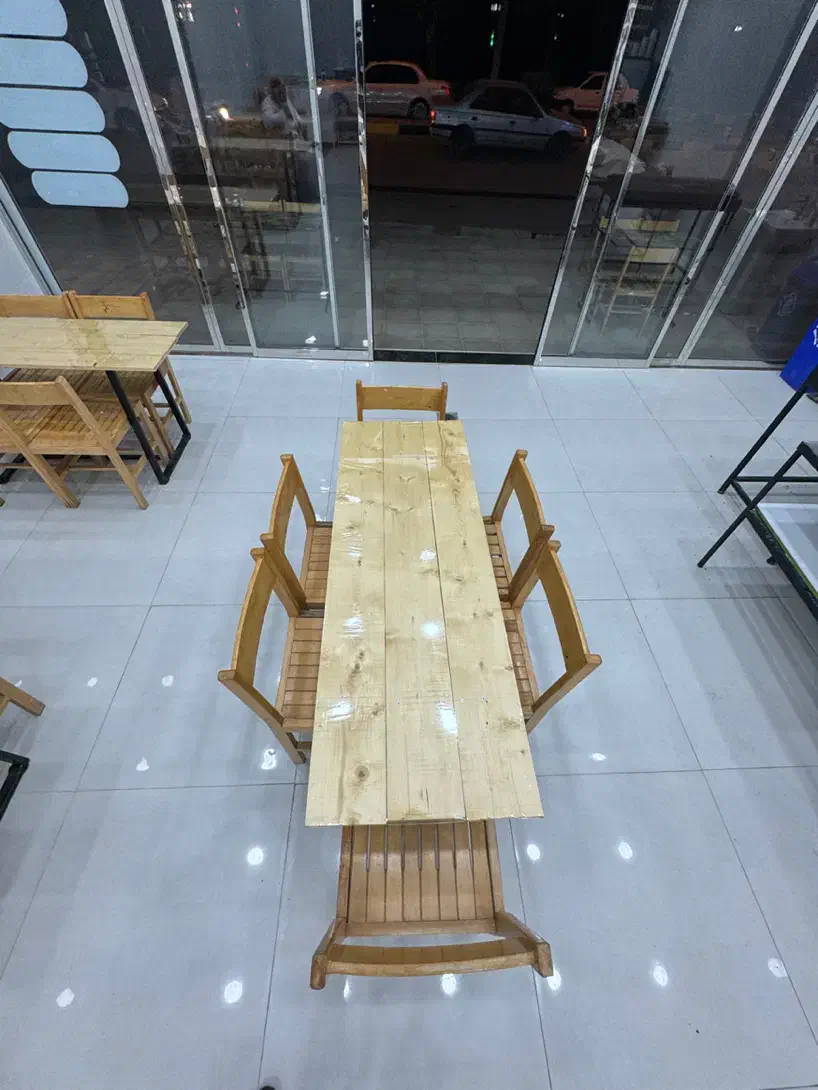 ۲۸عدد صندلی و ۵عدد میز|میز و صندلی غذاخوری|مریوان, |دیوار