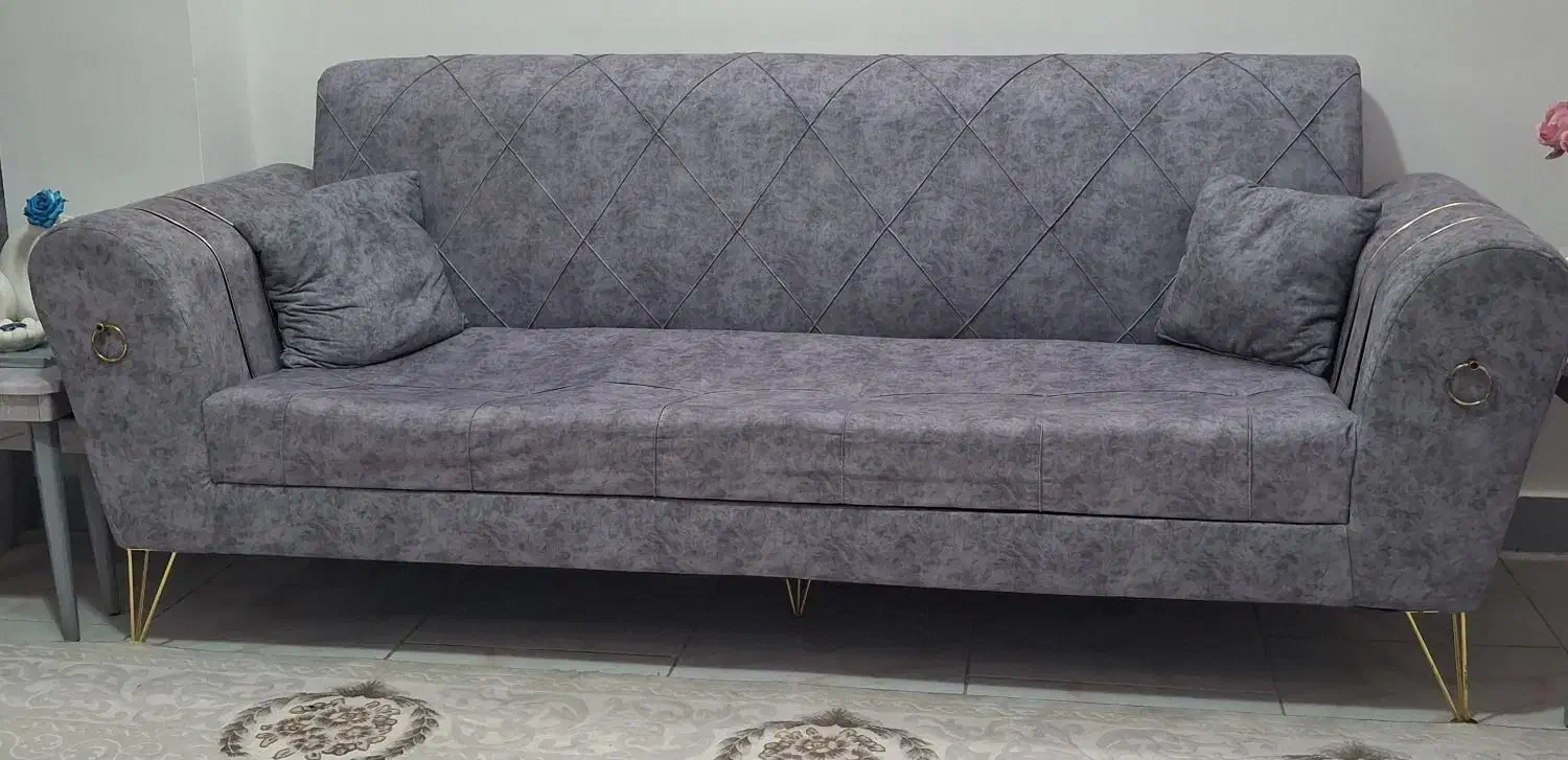 مبل راحتی|مبلمان خانگی و میز عسلی|اندیشه, اندیشه فاز ۱|دیوار