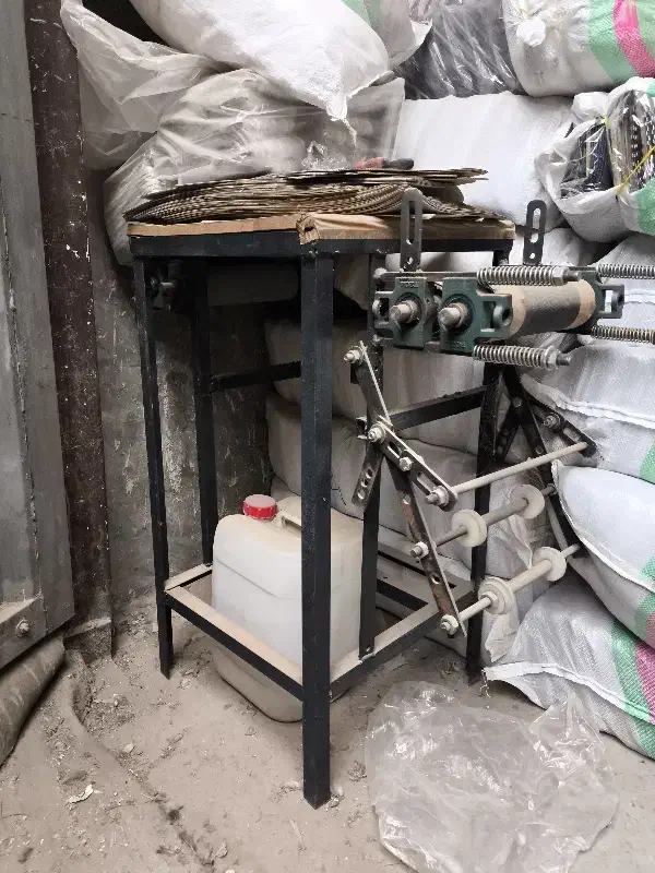 قیچی برقی بهمراه میز|ابزارآلات|باقرشهر, |دیوار