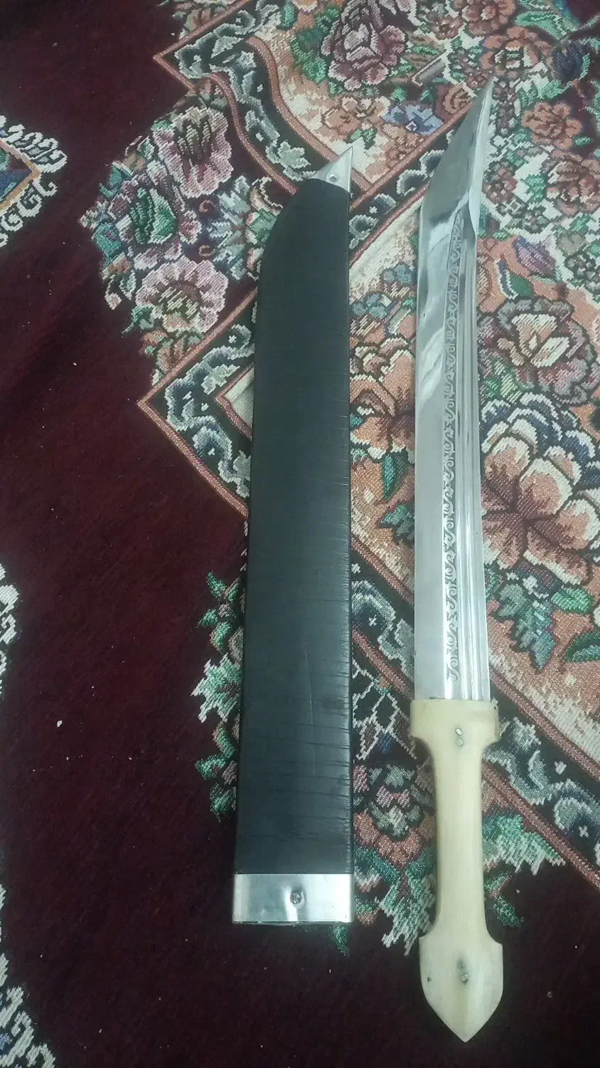 چاقوی بزرگ|ظروف پخت‌وپز|خسروشاه, |دیوار