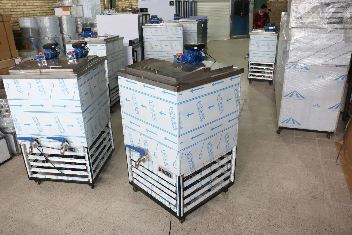 دستگاه لبنیاتی سرد کن شیر سردکن شیرسردکن 300|ماشین‌آلات صنعتی|اهواز, رسالت|دیوار