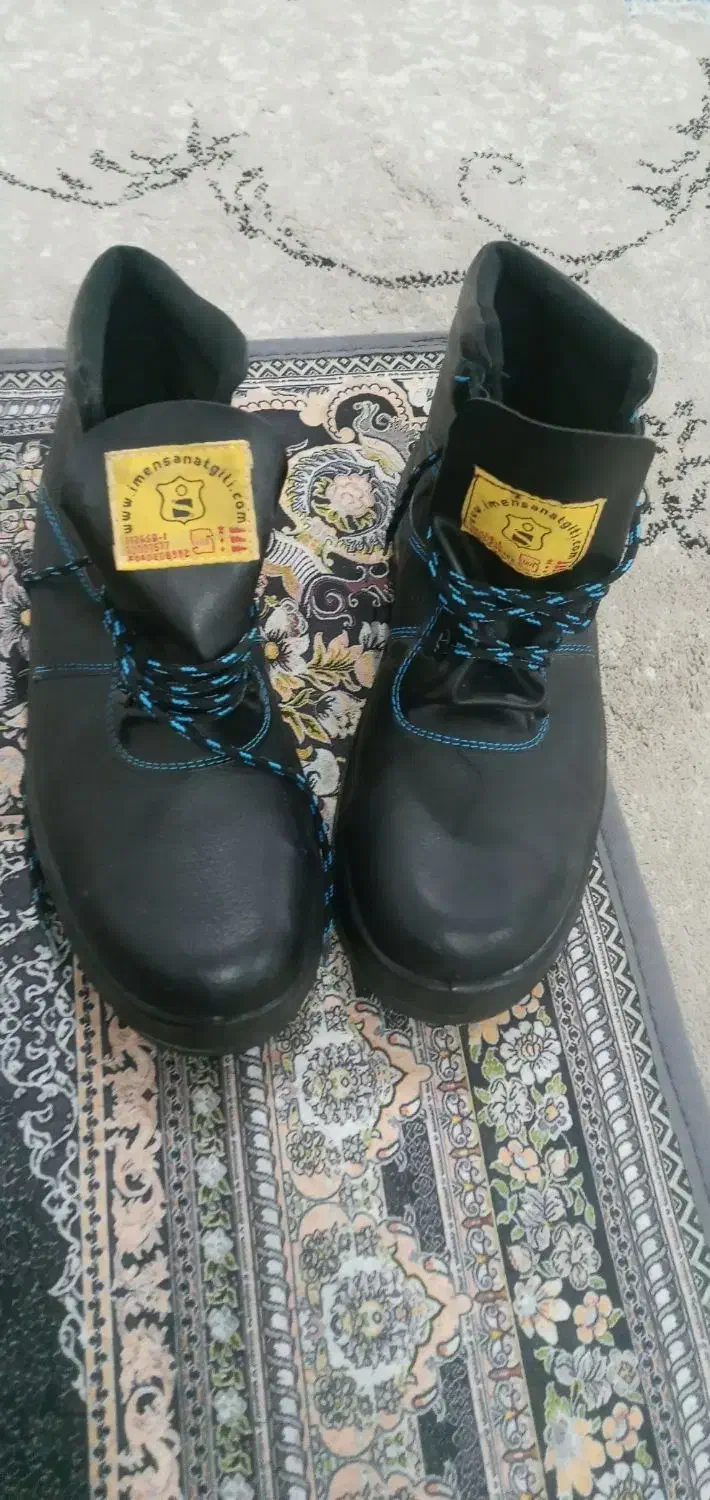 کفش ایمنی سبک نو فقط پانصد هزار سایز۴۳|کیف، کفش، کمربند|ایوان, |دیوار