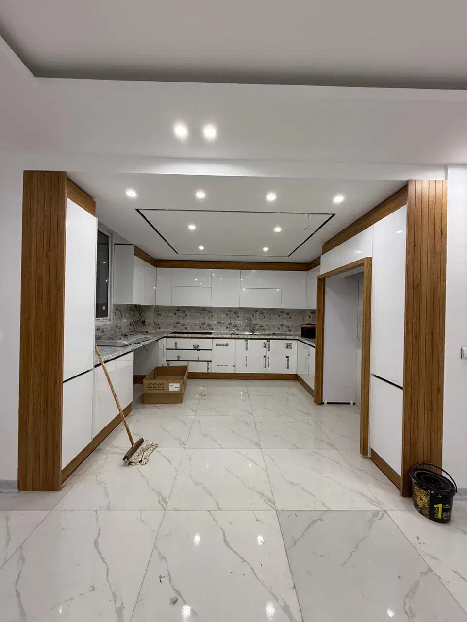 همکف حیاط دار / بدون پارکینگ / عارف|فروش آپارتمان|شاهین‌شهر, نظامی|دیوار