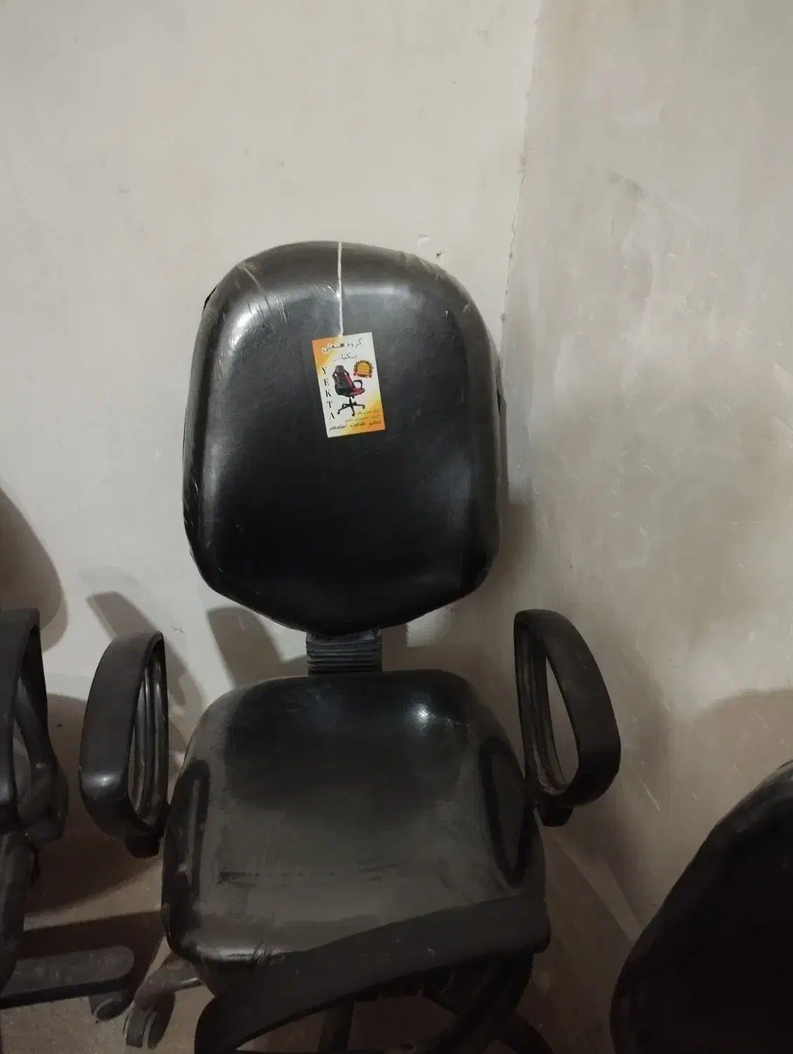 صندلی گردان اداری مطالعه راحتی|صندلی و نیمکت|تربت جام, والفجر|دیوار