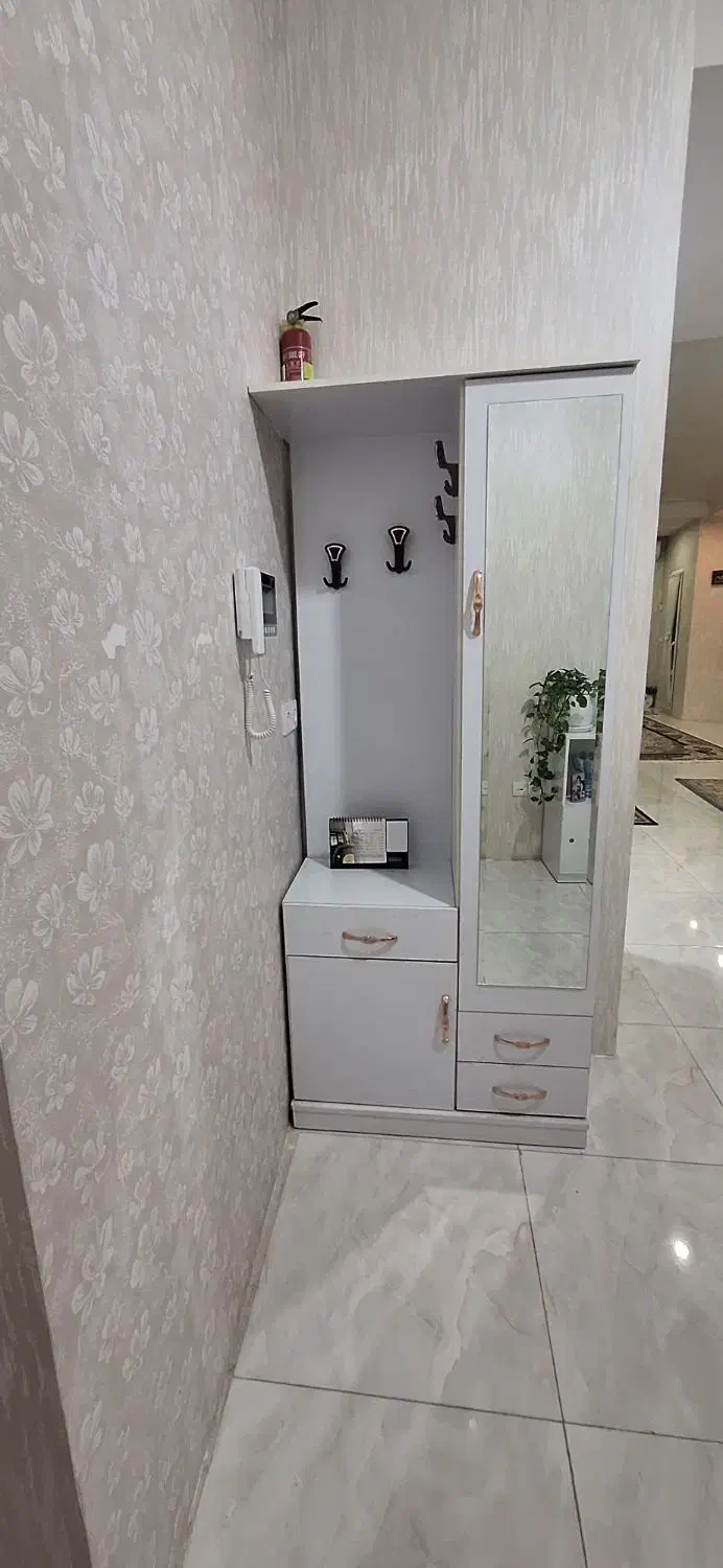 جاکفشی سالم و در حد|جاکفشی، کمد، دراور|احمدآبادمستوفی, |دیوار