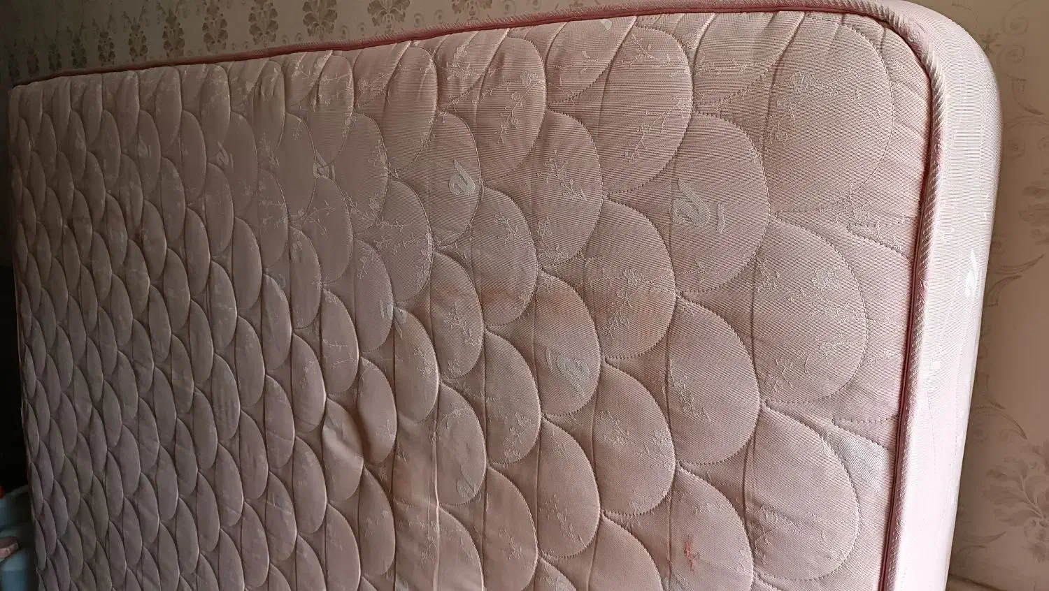 تشک|تشک تختخواب|قم, قلعه یزدیها|دیوار