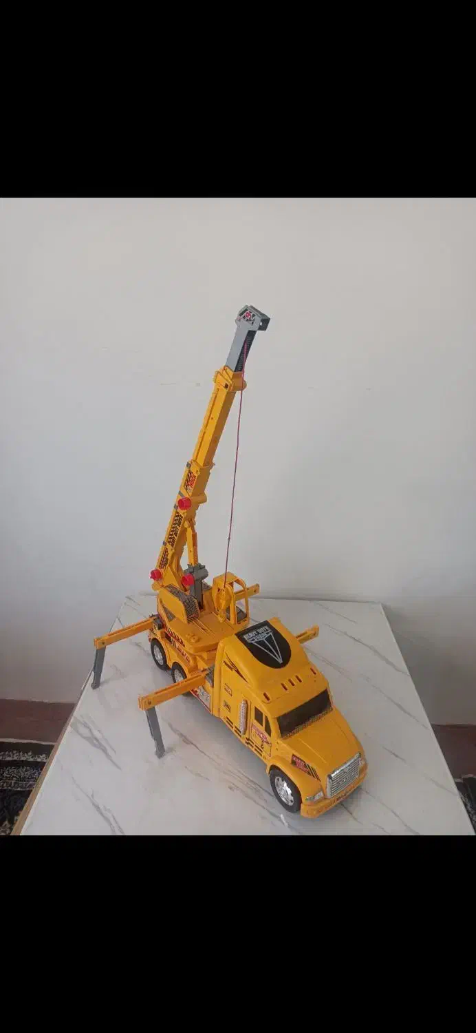 جرثقیل|اسباب‌بازی بچه|زنجان, |دیوار